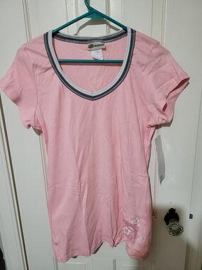 5th & Ocean Pink SeaWorld V-Neck Tee